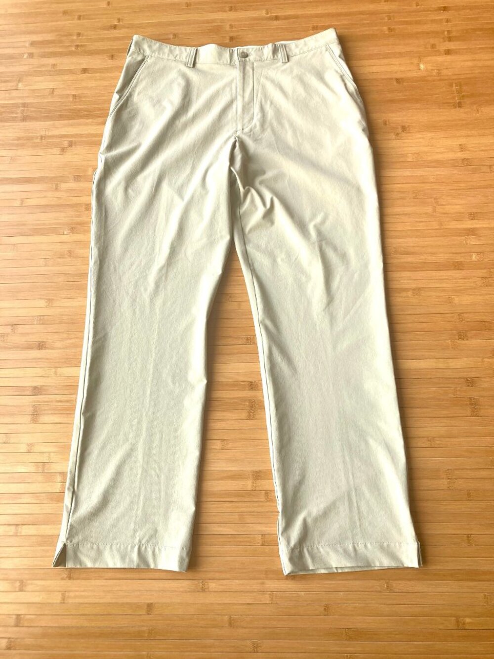Cutter & Buck DryTec Bainbridge Flat Front Golf Pants Mens 34x32 Light Grey NEW